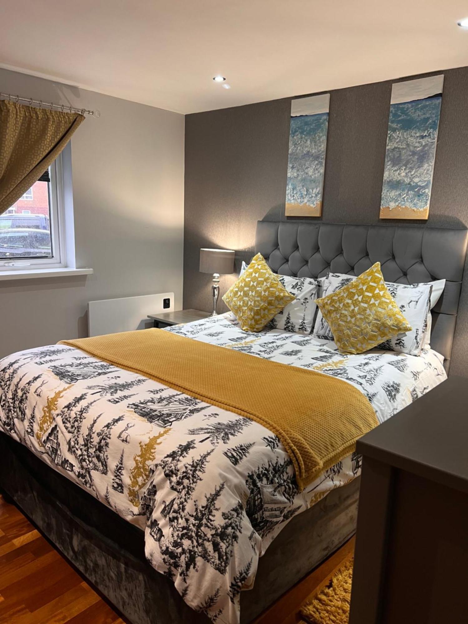 Cockledora, A Luxury Ground Floor Beachfront Apartment Llanelli Esterno foto