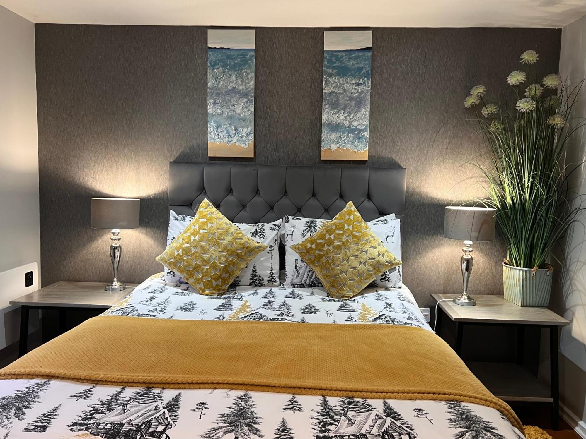 Cockledora, A Luxury Ground Floor Beachfront Apartment Llanelli Esterno foto